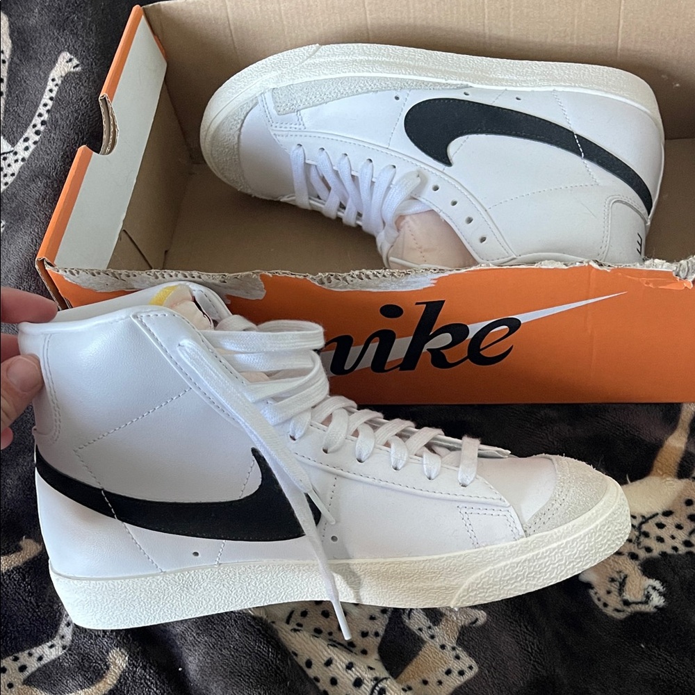 W Blazer Mid 77 Nike High Tops